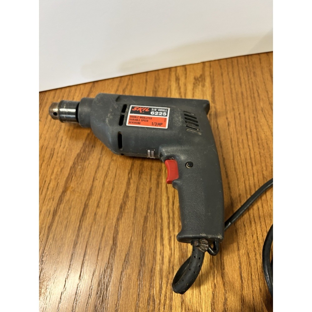Skil‎ 6225 3/8" Drill Variable Speed Reversing 1/3 HP Corded Electric Power Tool - Picture 2 of 5